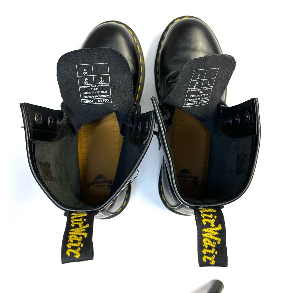 Dr. Martens The Original Black Smooth Leather Lace Up Boots - Size 8 - Picture 7 of 10